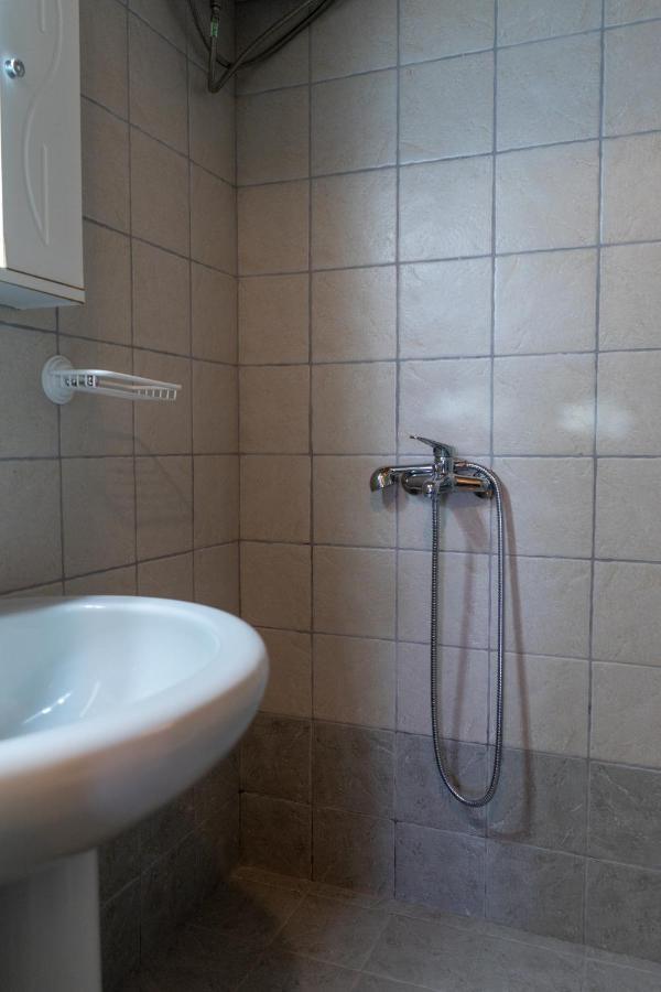 Kantounia Stonehouse Vavkerí